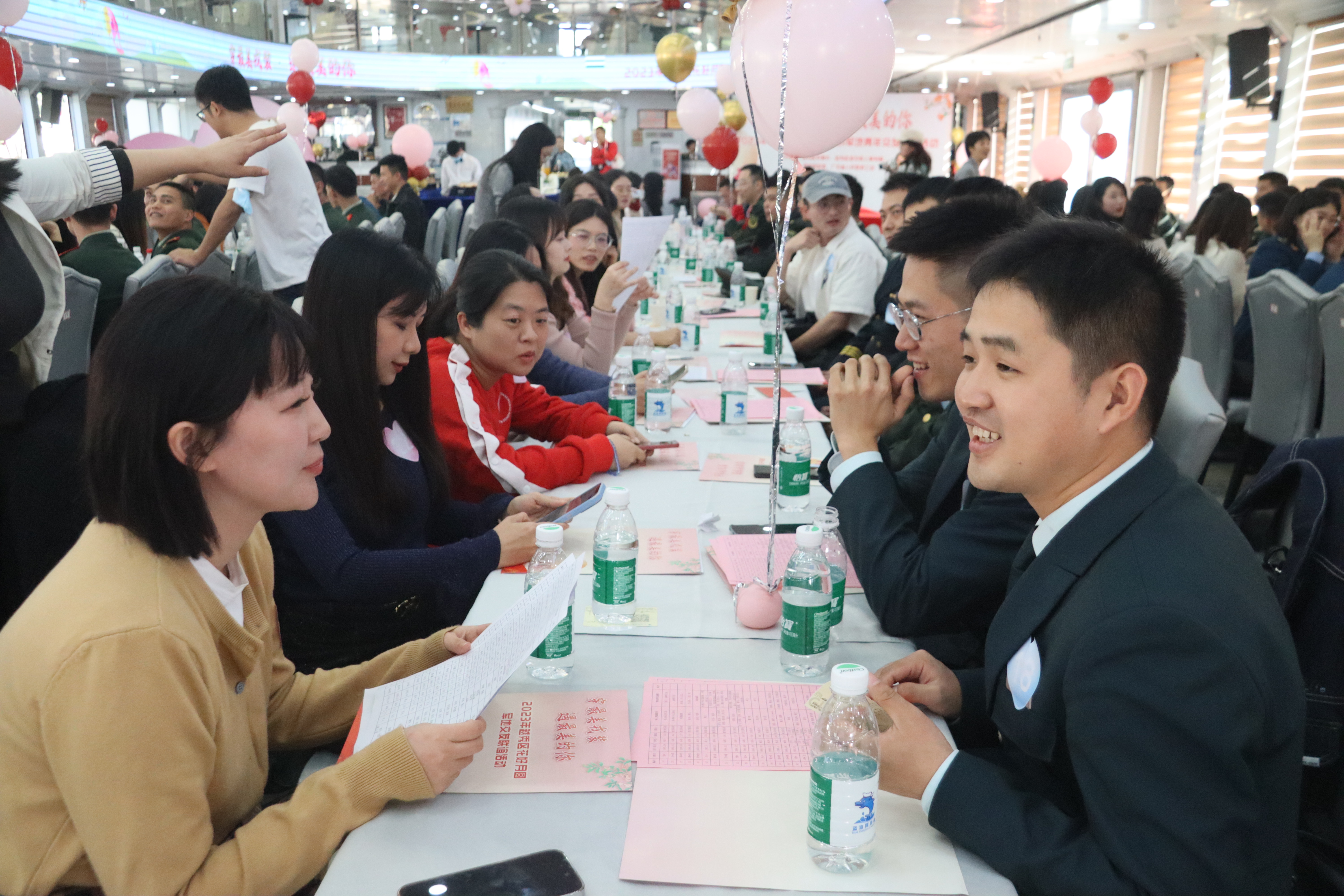 关于国际交友平台推出世界杯交友活动，参与热情高涨的信息